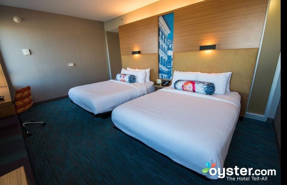 Готель Aloft Montreal Airport Дорваль Екстер'єр фото